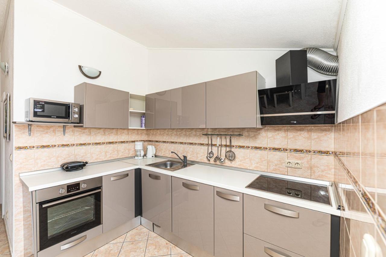 Apartments Villa Nea Leona Trogir Zewnętrze zdjęcie