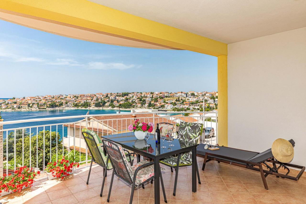 Apartments Villa Nea Leona Trogir Zewnętrze zdjęcie