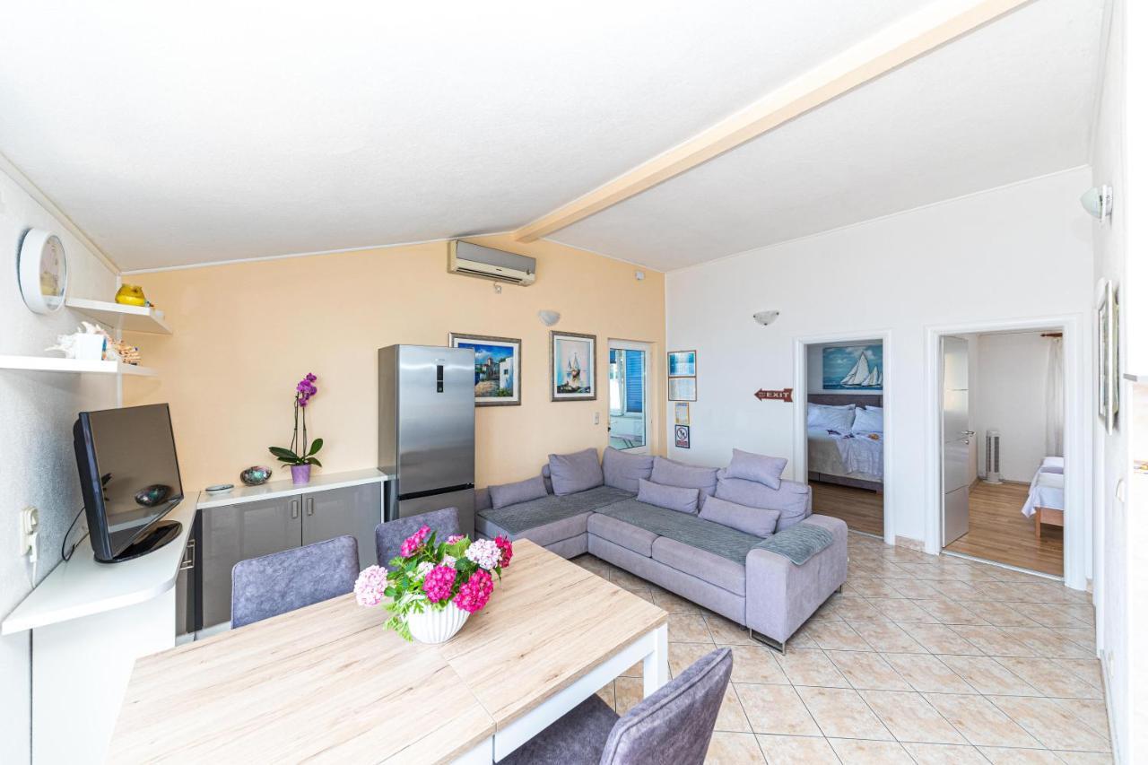 Apartments Villa Nea Leona Trogir Zewnętrze zdjęcie